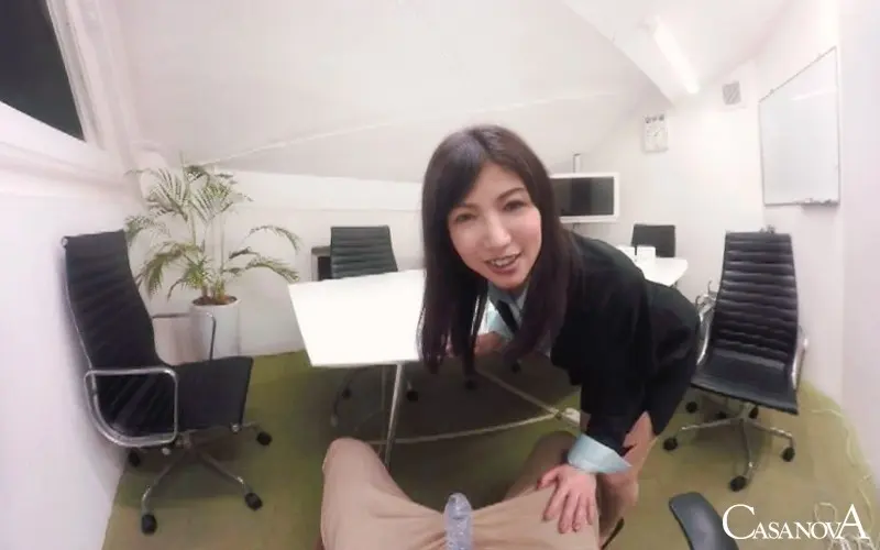 【VR】うちの熟女秘書はオナニーまで出来る優秀痴女 上野菜穂